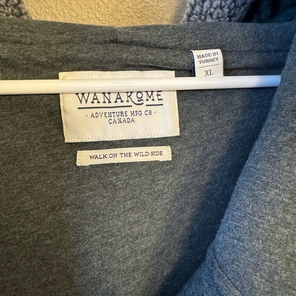Wanakome Gray Sherpa Sleeveless Hoodie - Picture 4 of 5